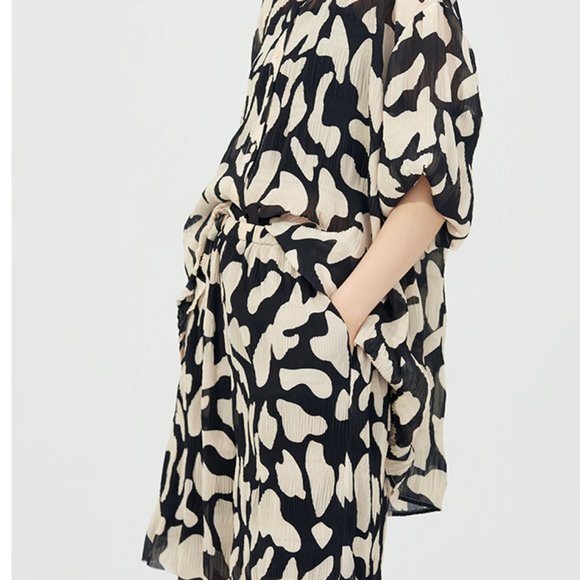 cow pattern thin  pleated SHIRT AND SHORTS - Picture 3 of 5